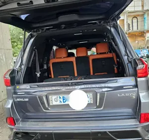 Lexus LX 2018 Gray