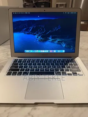 Laptop Apple MacBook Pro 2017 8GB Intel Core i5 SSD 256GB