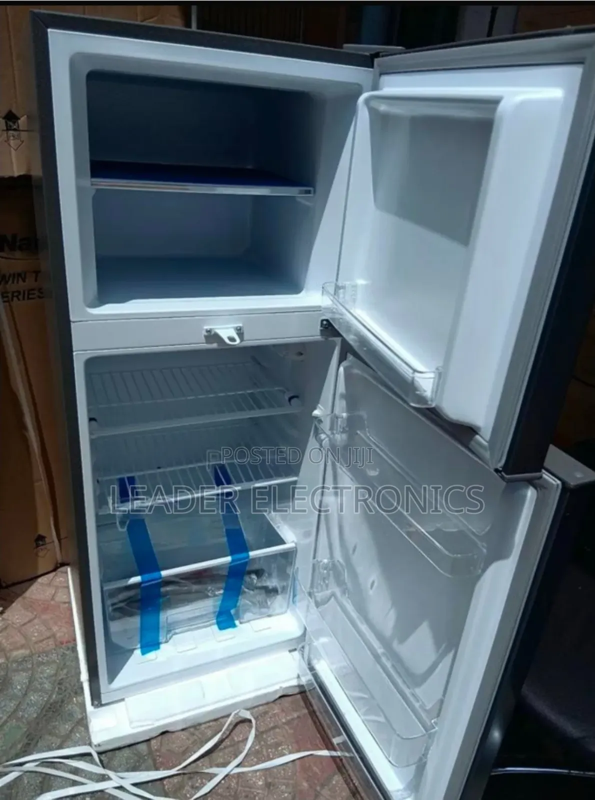 Superclass Refrigerator Model 270 – Spacious Efficient Cooling
