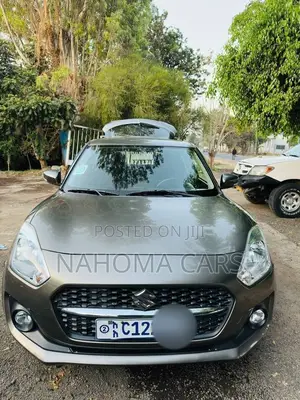 Suzuki Swift 2022 Gray