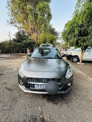 Suzuki Swift 2022 Gray