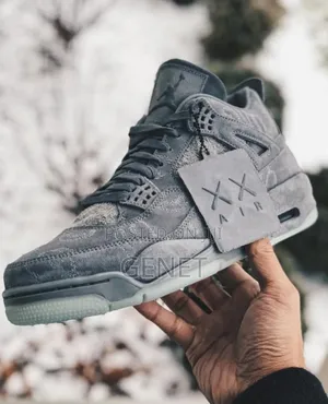 Jordan 4 Retro