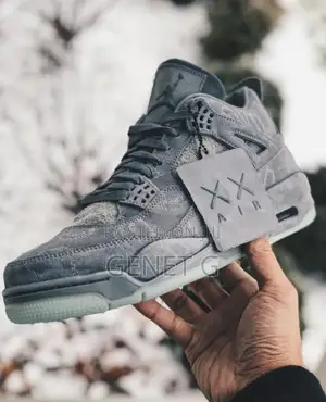 Jordan 4 Retro