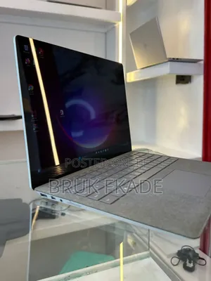 New Laptop Microsoft Surface 8GB Intel Core i5 SSD 256GB