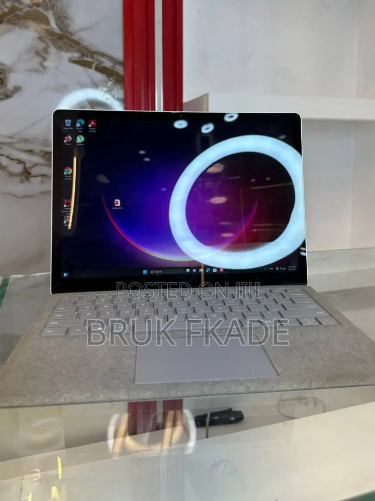 New Laptop Microsoft Surface 8GB Intel Core i5 SSD 256GB