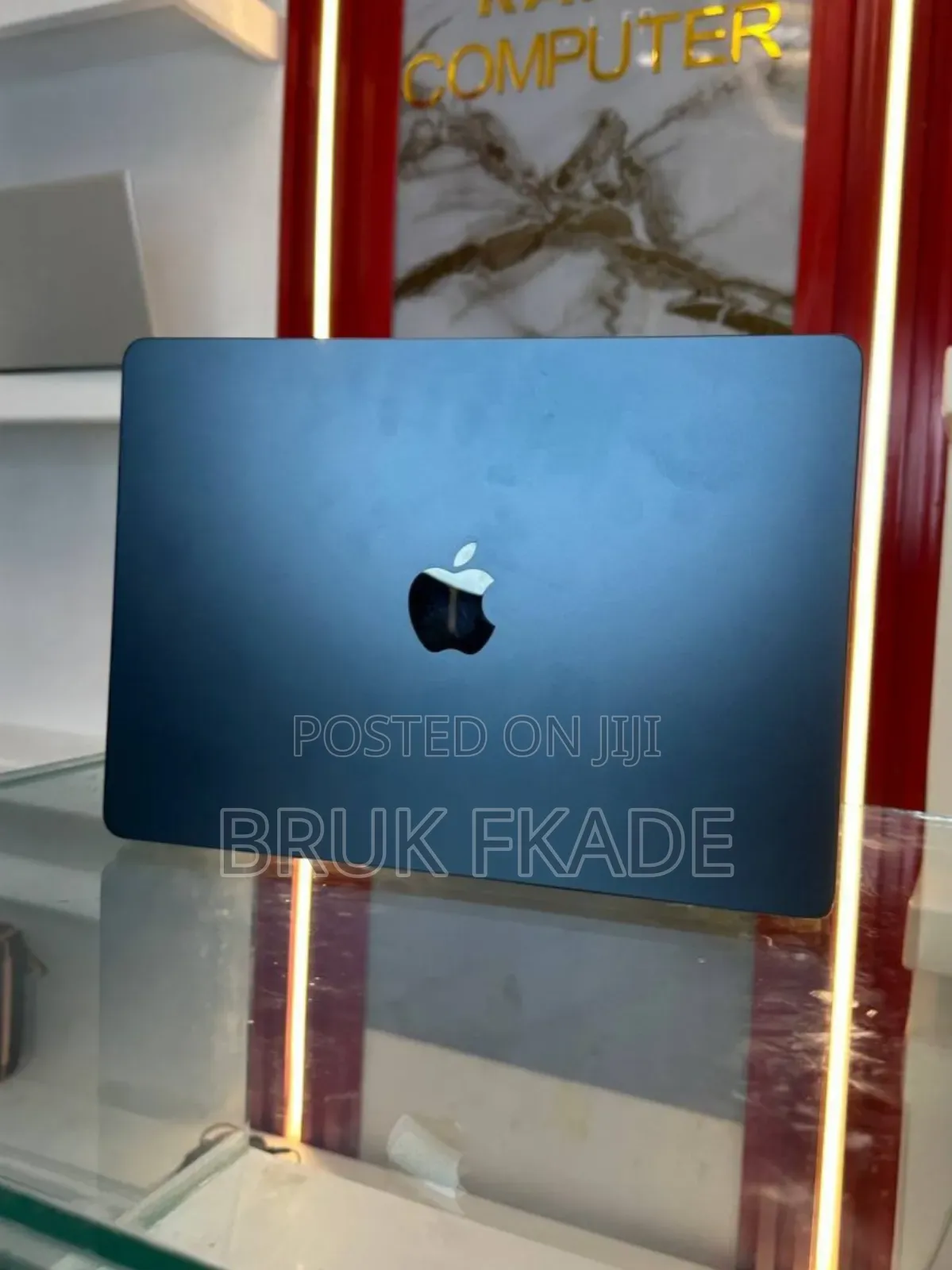 New Laptop Apple MacBook Air 2024 M3 13-inch 16GB Apple M3 SSD 512GB