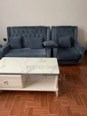 Comfortable Modern Sofa With Table– Great Condition