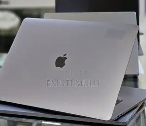 New Laptop Apple MacBook Pro 2017 16GB Intel Core i7 SSD 512GB