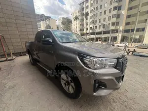 Toyota Hilux 2020 Brown