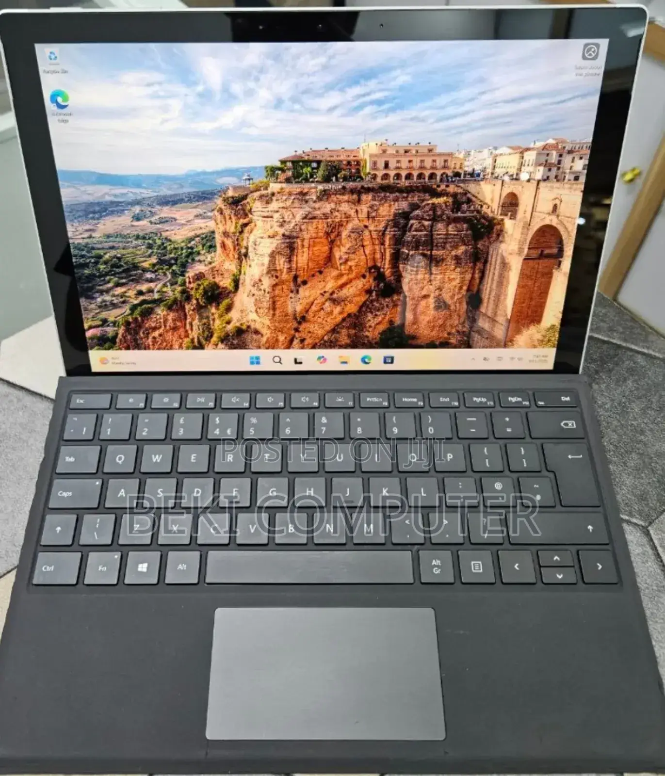 New Laptop Microsoft Surface Pro 7+ 16GB Intel Core i7 SSD 256GB