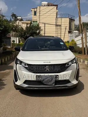 Peugeot 5008 2021 White