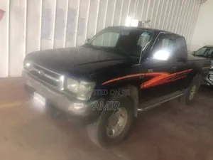 Toyota Hilux 2001 Gray