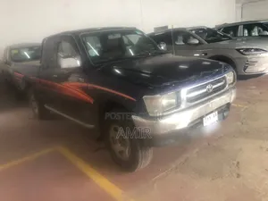 Toyota Hilux 2001 Gray