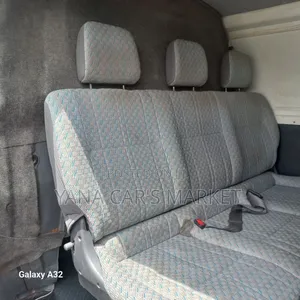 Toyota HiAce 2006