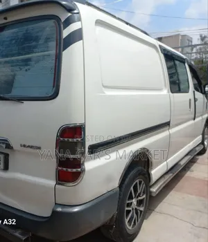 Toyota HiAce 2006