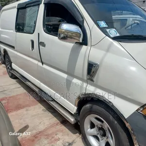 Toyota HiAce 2006
