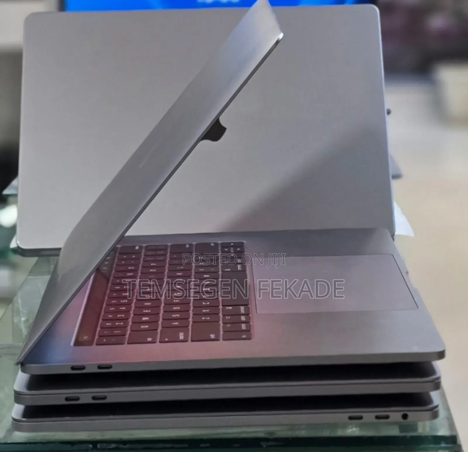 New Laptop Apple MacBook Pro 2017 16GB Intel Core i7 SSD 512GB