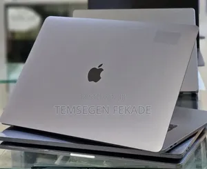 New Laptop Apple MacBook Pro 2017 16GB Intel Core i7 SSD 512GB
