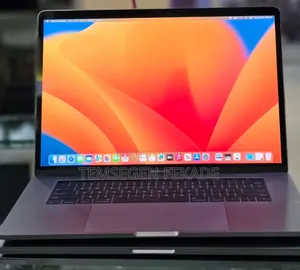 New Laptop Apple MacBook Pro 2017 16GB Intel Core i7 SSD 512GB