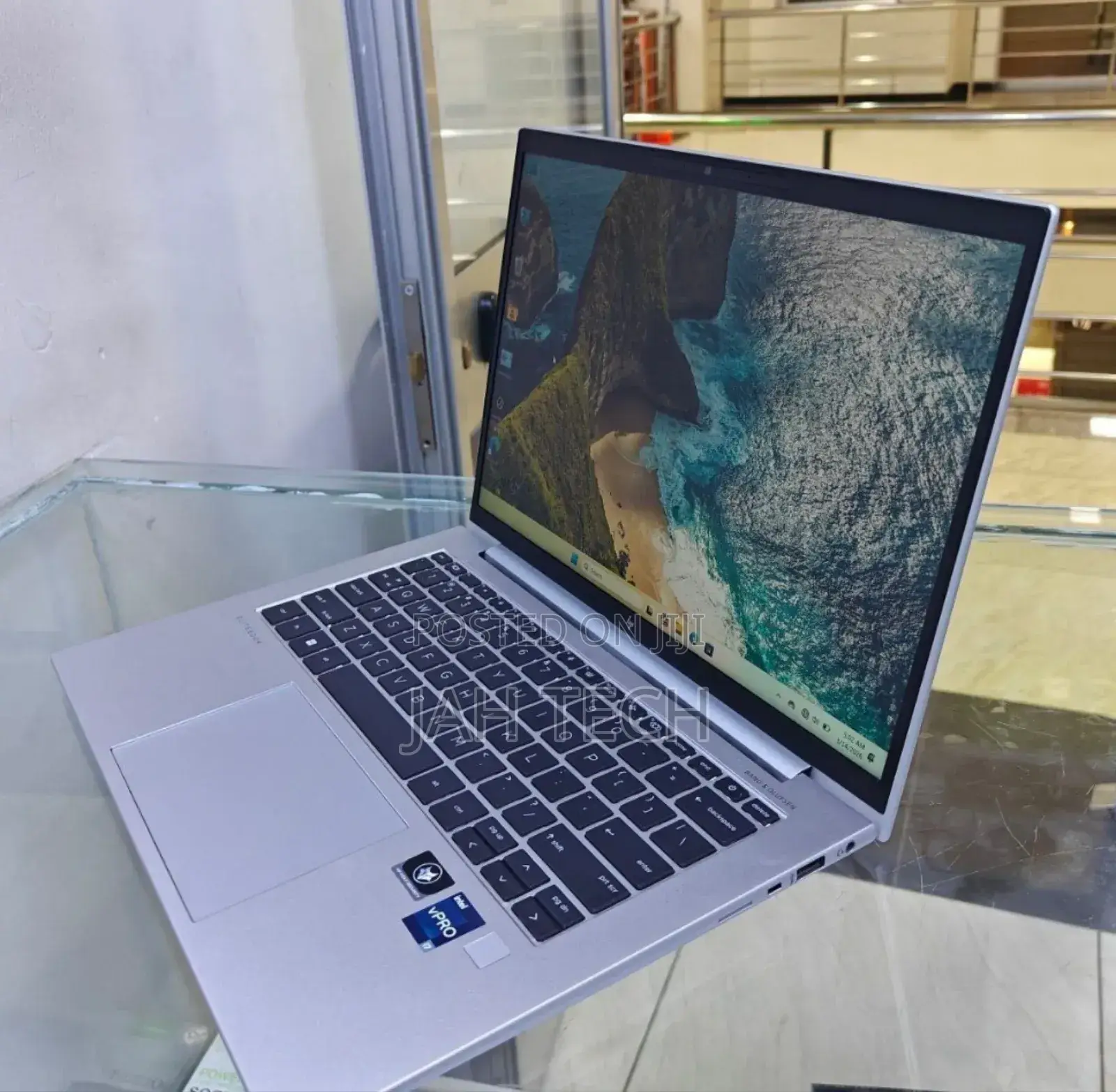 New Laptop HP EliteBook 840 G9 16GB Intel Core i7 SSD 512GB