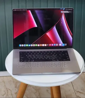 New Laptop Apple MacBook Pro 2021 M1 32GB Apple M1 SSD 1T