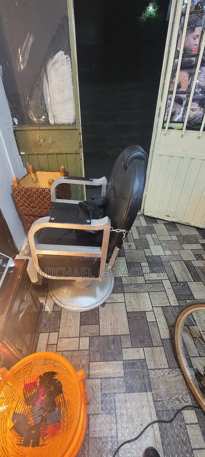 Local Barbar Chair