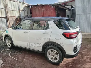 New Toyota Raize 1.0 AWD 2023 White