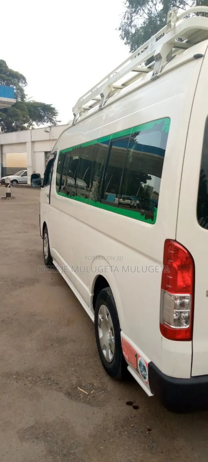 Toyota HiAce 2013 White