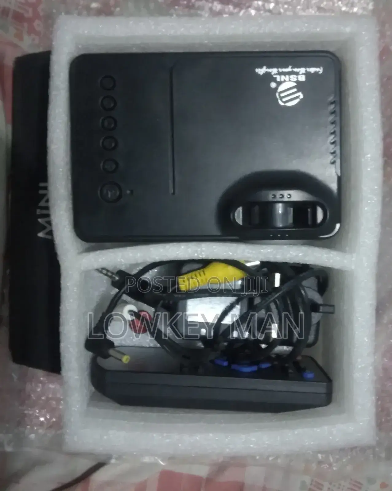 A+5 Mini Projector