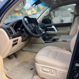 Toyota Land Cruiser 2012 Matt Black