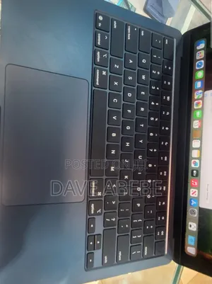 New Laptop Apple MacBook Air 2025 M4 13-inch 16GB Apple M4 SSD 256GB