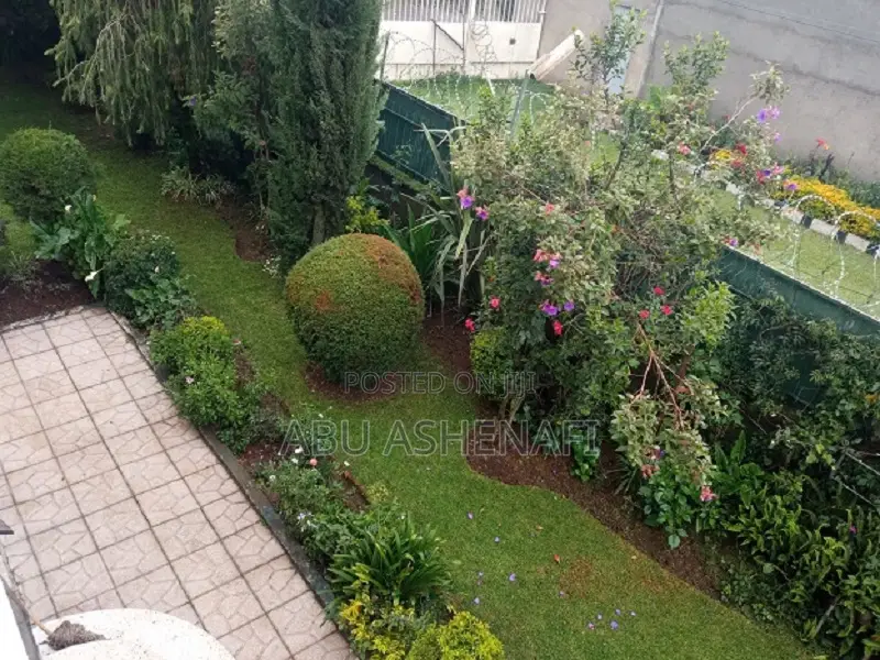 3bdrm House in Yeka for rent