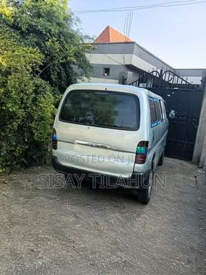 Toyota HiAce 2000 Grey