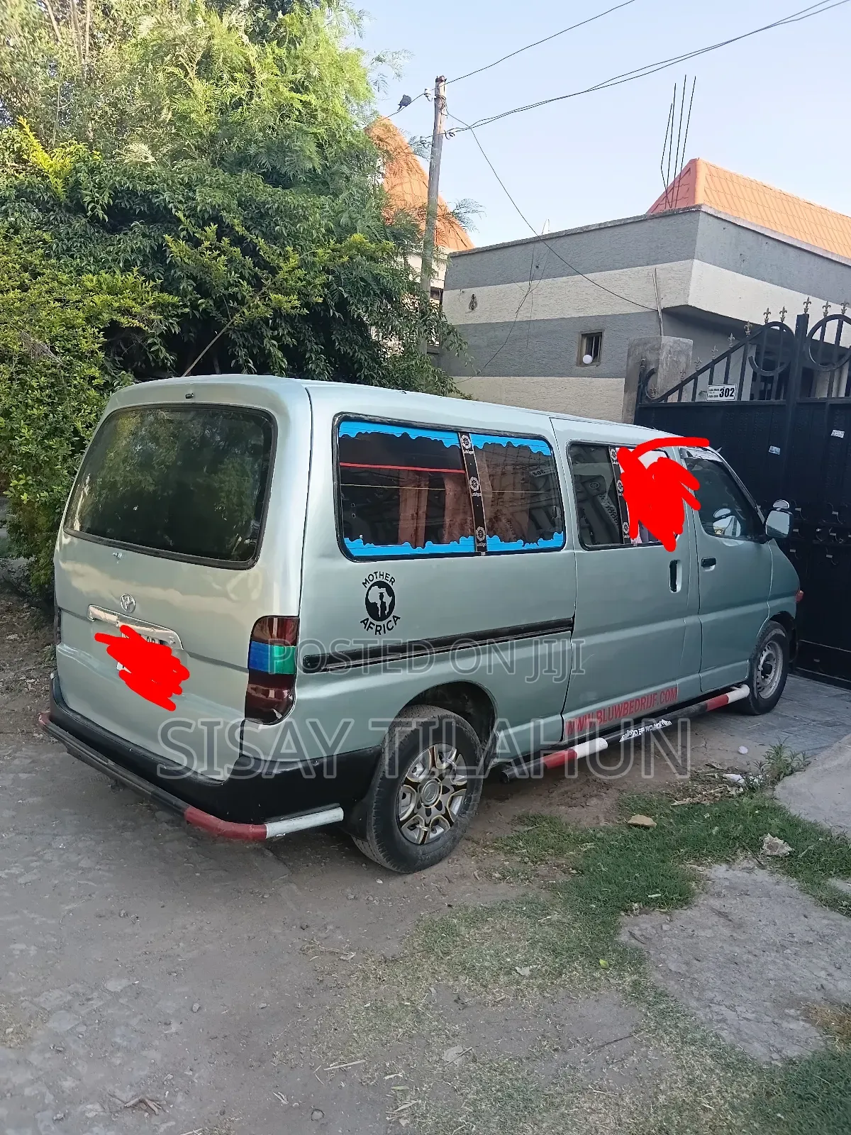 Toyota HiAce 2000 Grey
