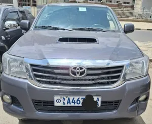 Toyota Hilux 2012 Gray