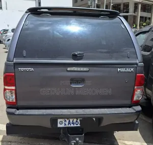 Toyota Hilux 2012 Gray