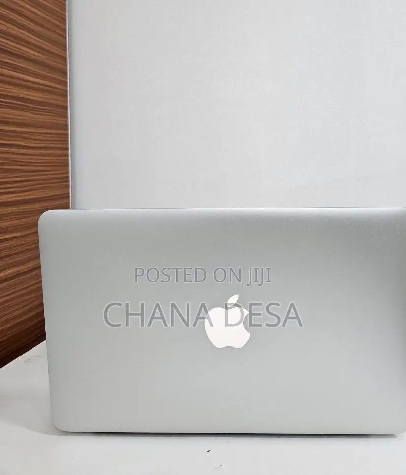 New Apple MacBook Air 2024 M3 13-inch 4GB Intel Core i5 SSD 256GB