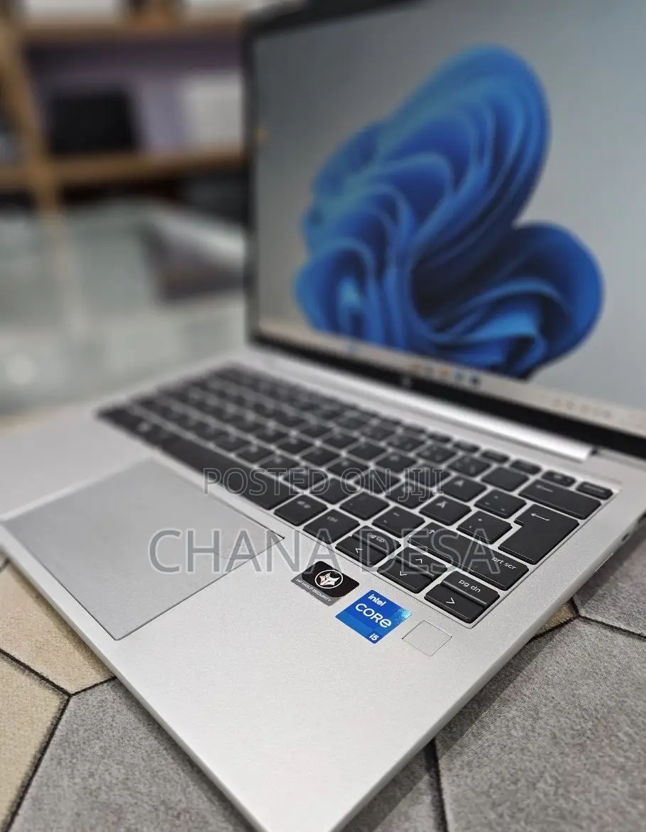 New Laptop HP EliteBook 830 16GB Intel Core i5 SSD 512GB