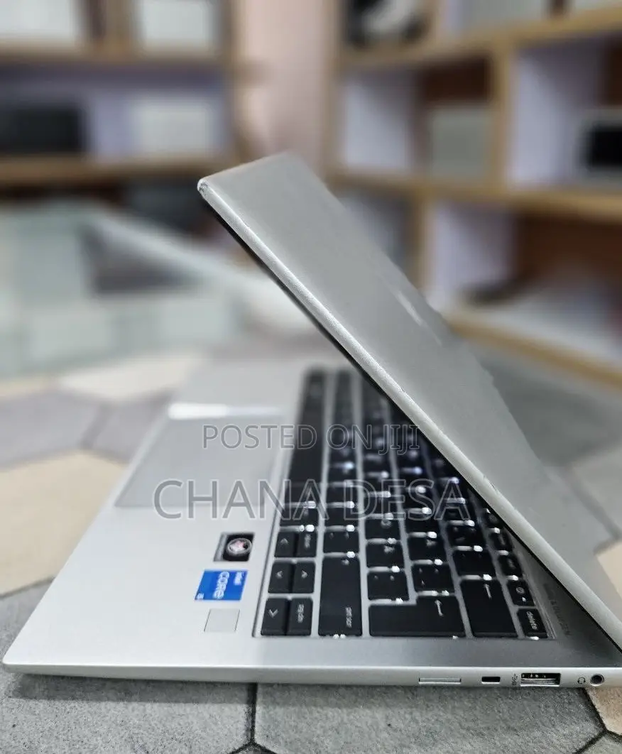 New Laptop HP EliteBook 830 16GB Intel Core i5 SSD 512GB