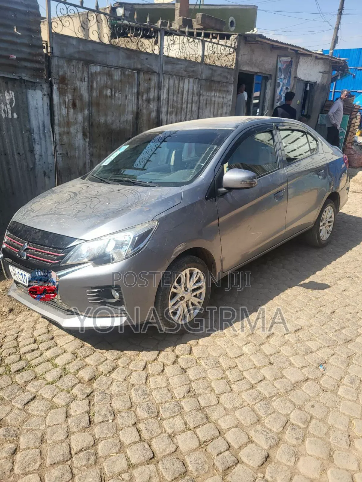 Mitsubishi Attrage 2021 Silver