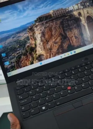 New Laptop Lenovo ThinkPad T14s G4 8GB Intel Core i5 SSD 256GB