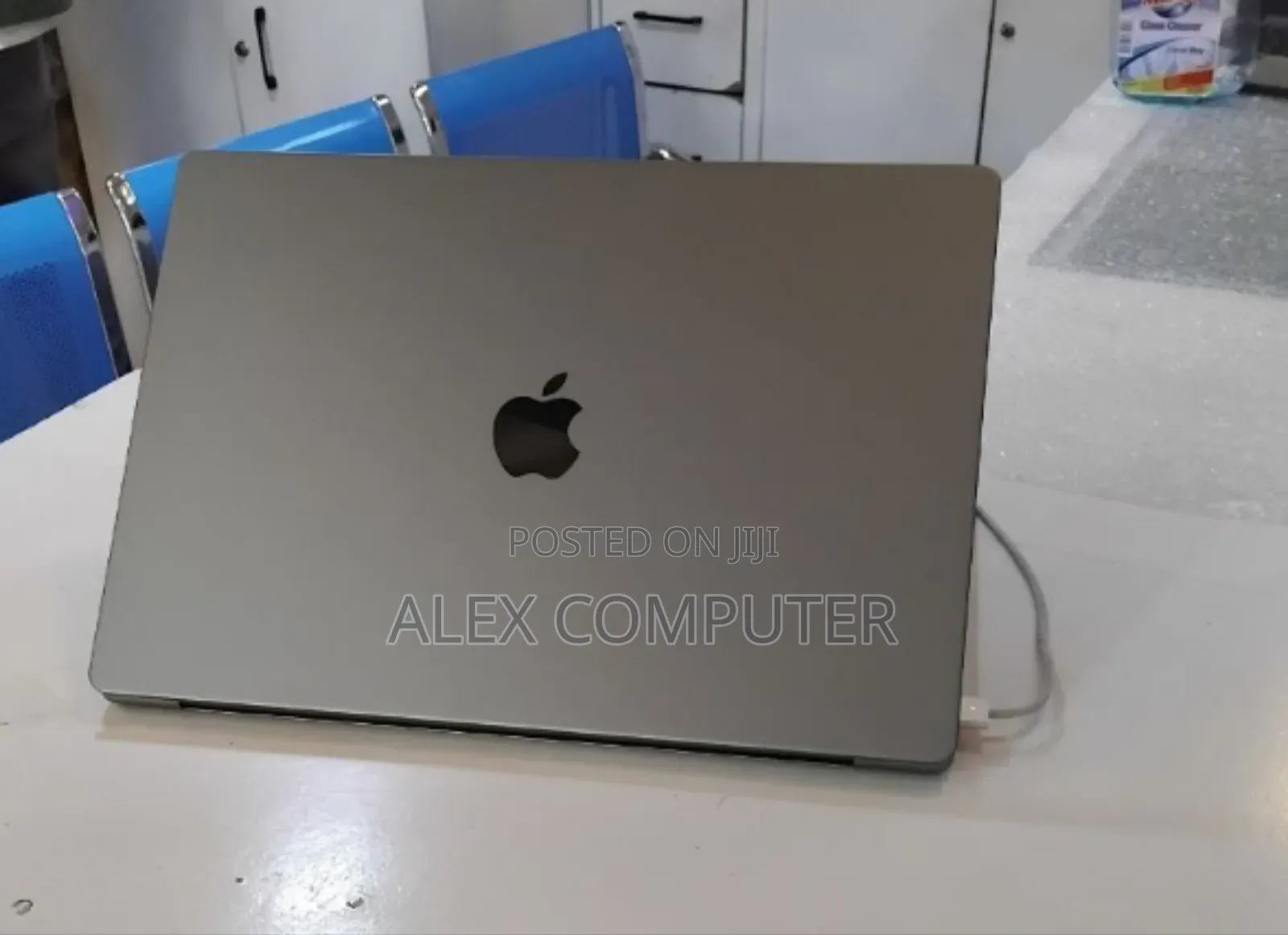 New Laptop Apple MacBook Pro M1 32GB Apple M1 Pro SSD 1T
