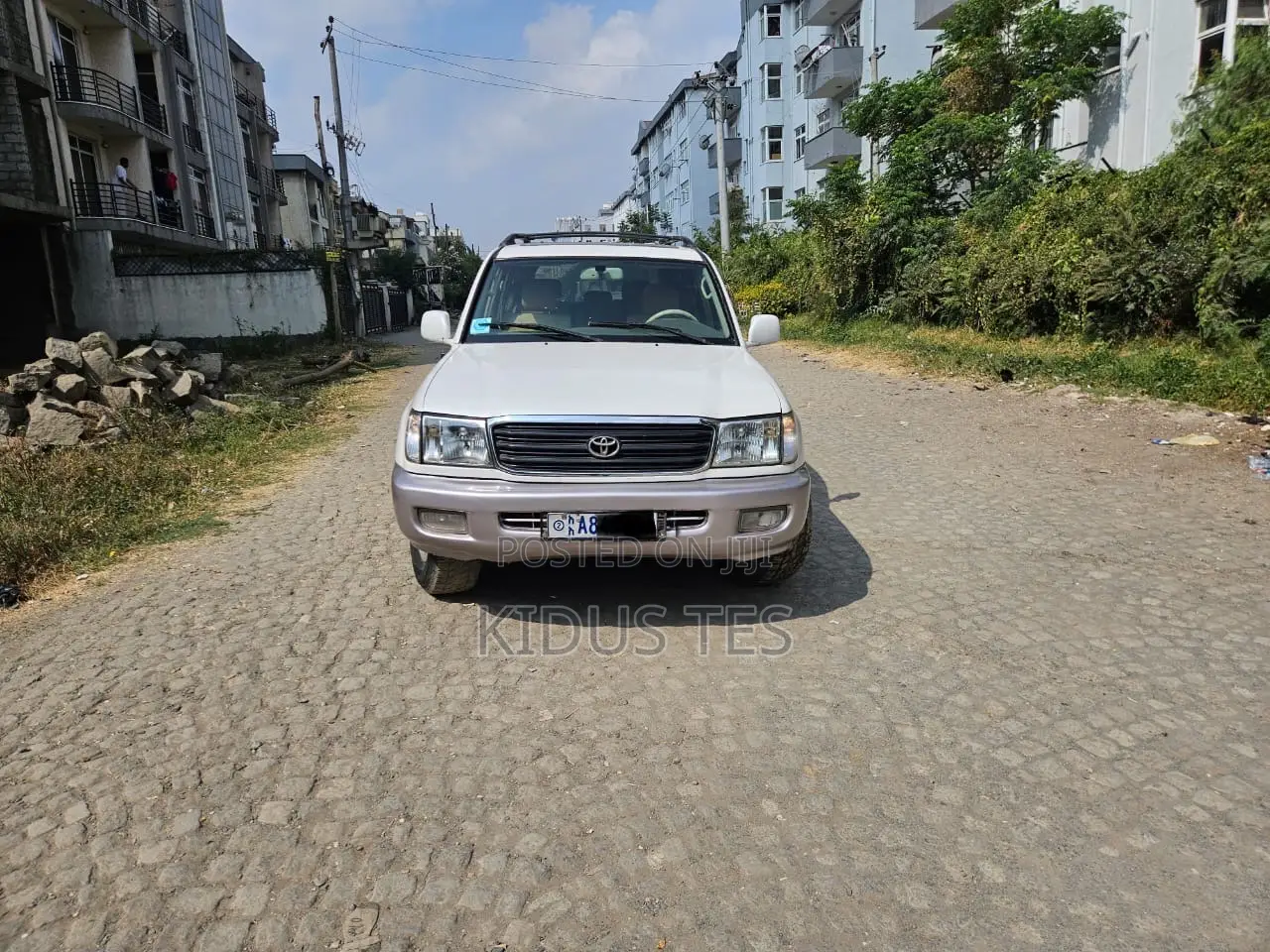 Toyota Land Cruiser 2002 White