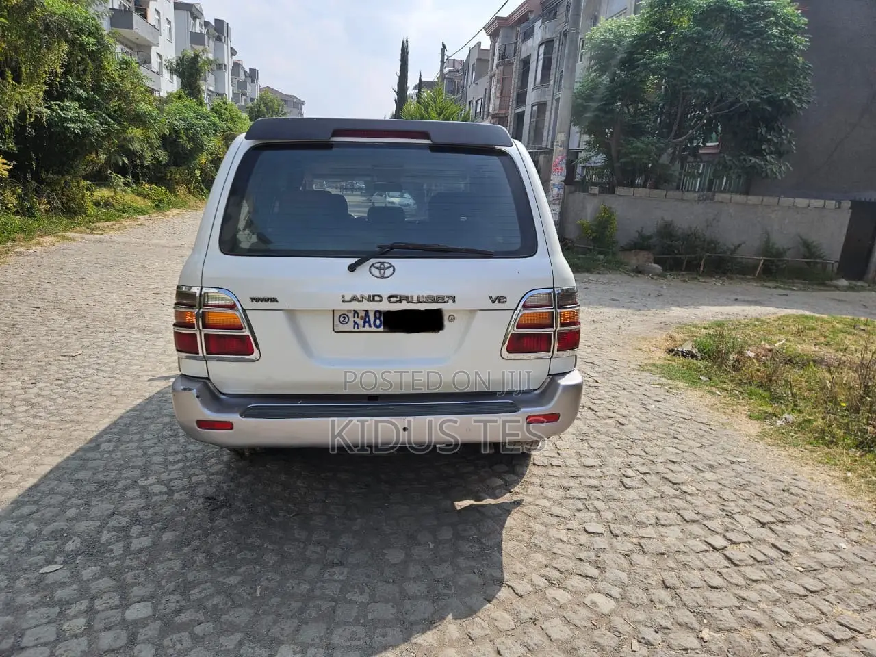 Toyota Land Cruiser 2002 White