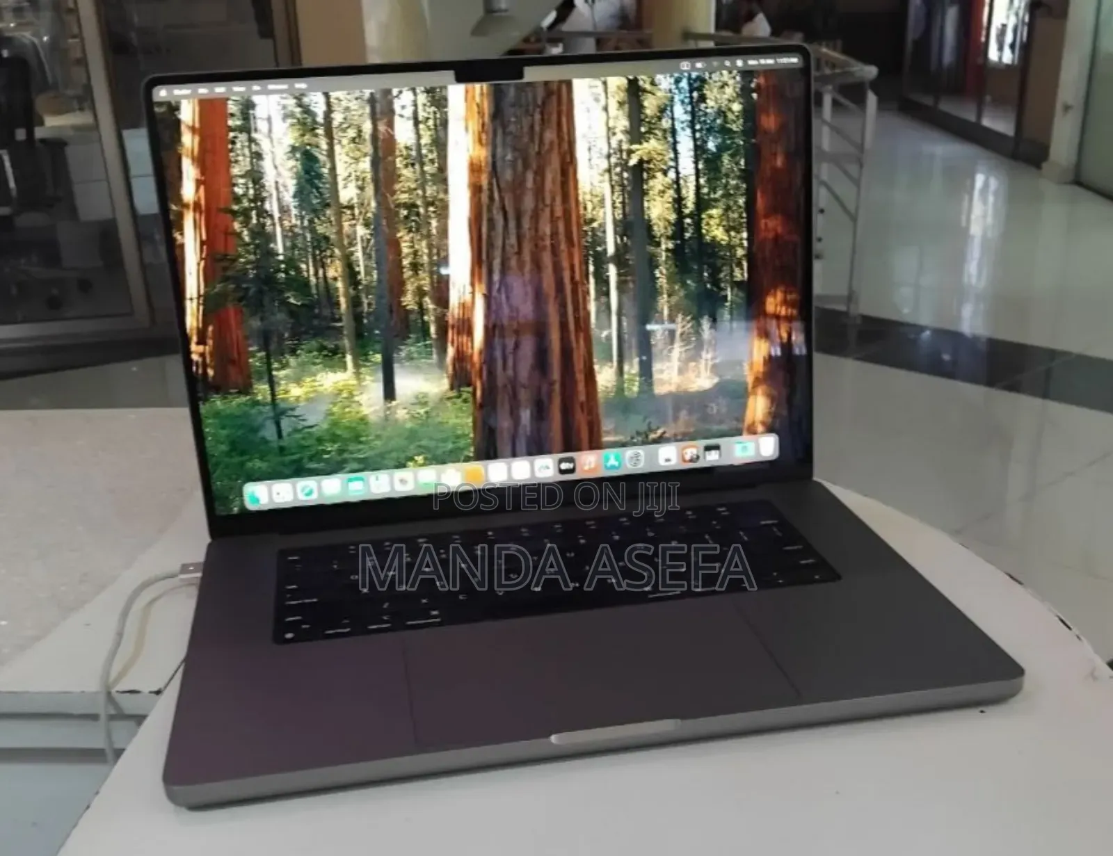 New Laptop Apple MacBook Pro M1 32GB Apple M1 Pro SSD 1T