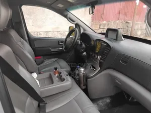 Hyundai Starex 2015 Gray