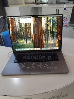 New Laptop Apple MacBook Pro 2021 M1 32GB Apple M1 Pro SSD 1T