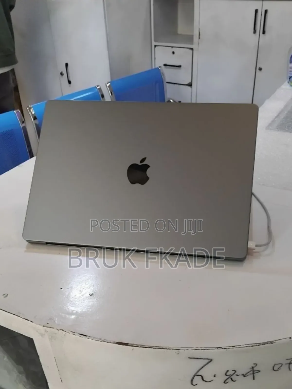 New Laptop Apple MacBook Pro 2021 M1 32GB Apple M1 Pro SSD 1T