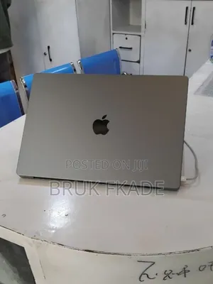 New Laptop Apple MacBook Pro 2021 M1 32GB Apple M1 Pro SSD 1T