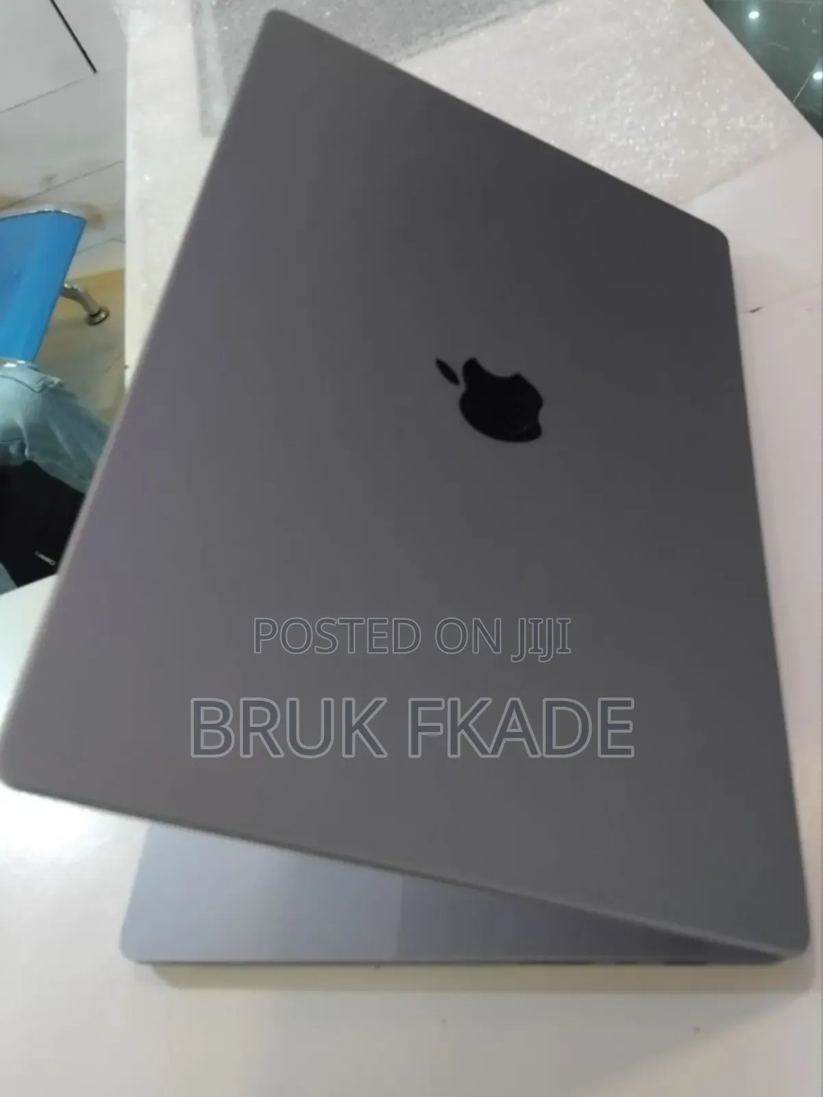 New Laptop Apple MacBook Pro 2021 M1 32GB Apple M1 Pro SSD 1T